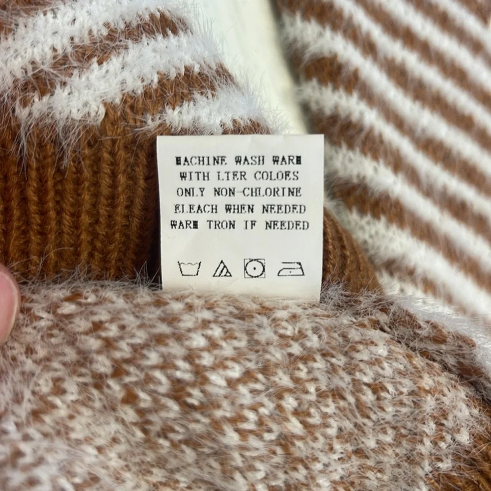 Boutique Brown and White Chevron Fuzzy Soft Sweater Sz S